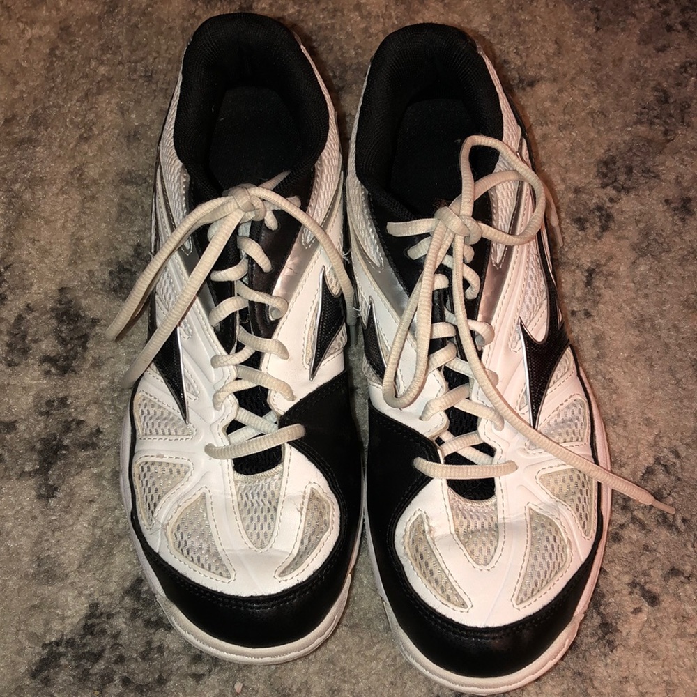 Mizuno Hurricane Wave 2 Volleyball shoes